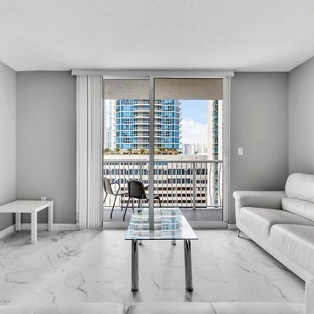 The Club At Brickell Bay Luxury Suites Miami Eksteriør billede