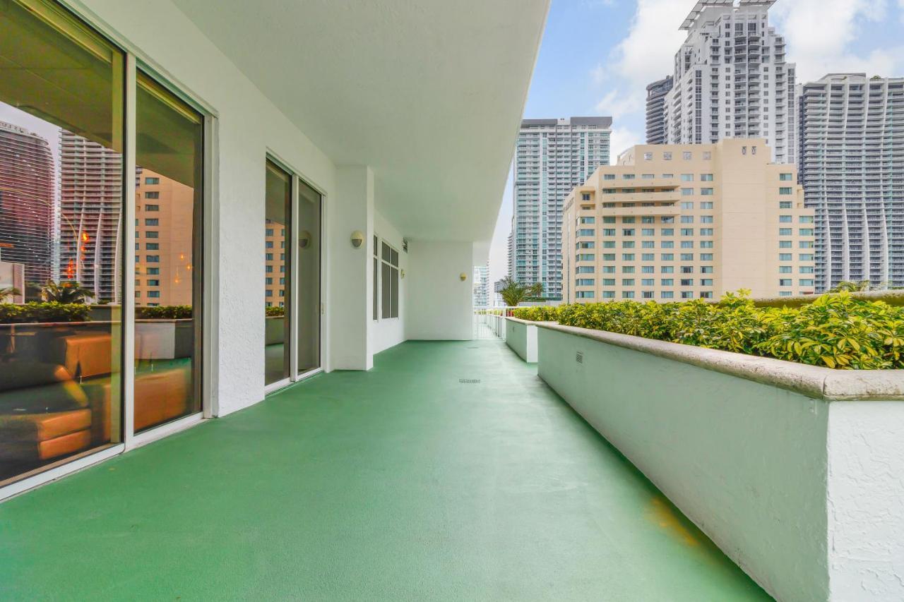 The Club At Brickell Bay Luxury Suites Miami Eksteriør billede