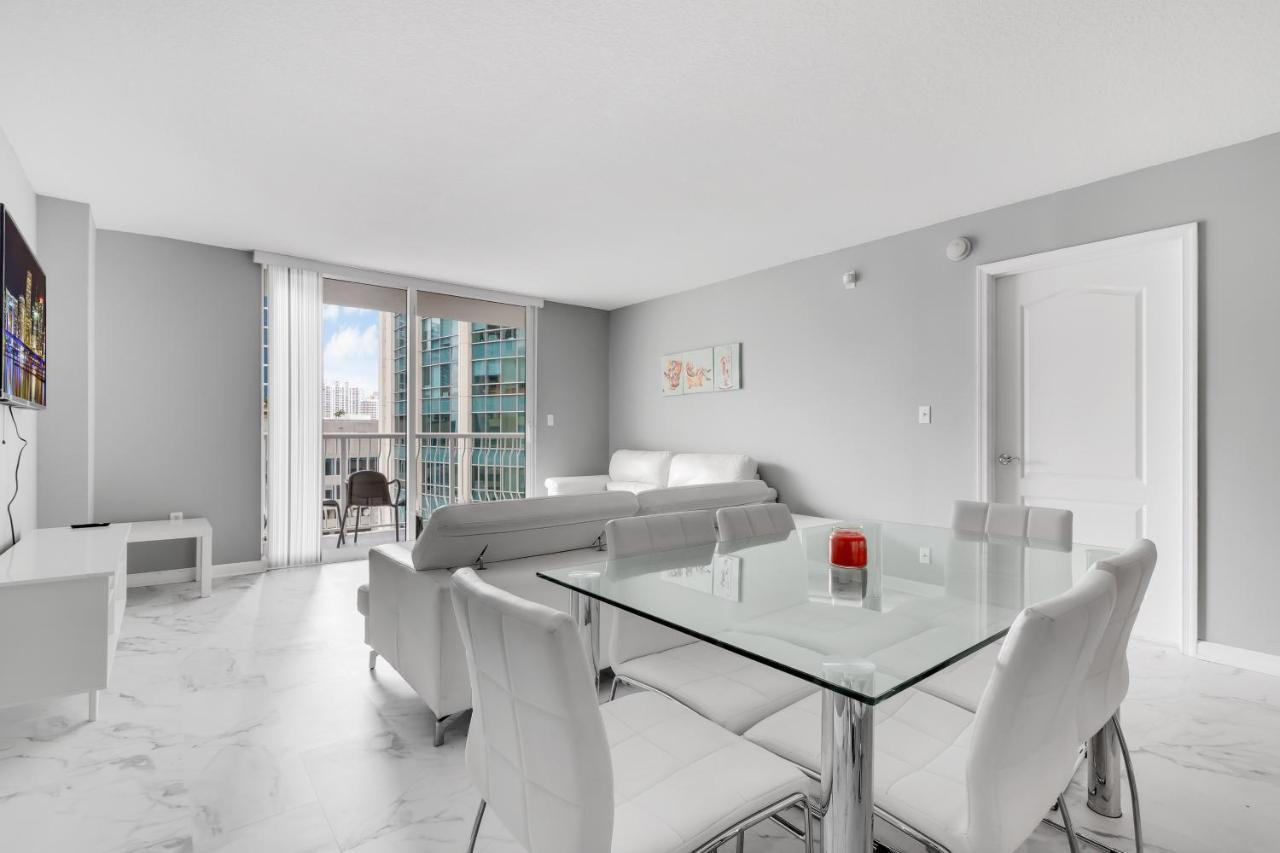 The Club At Brickell Bay Luxury Suites Miami Eksteriør billede