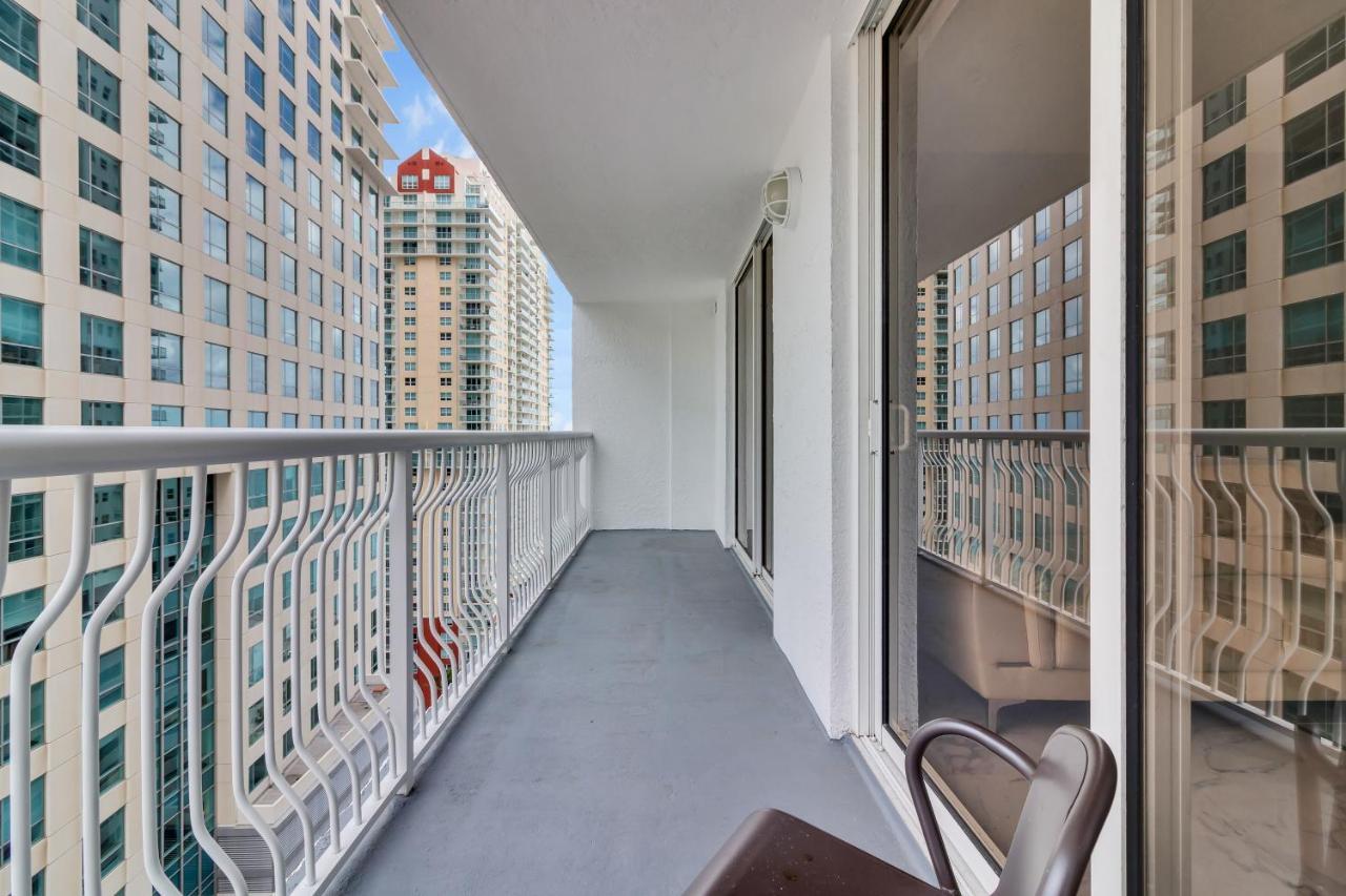 The Club At Brickell Bay Luxury Suites Miami Eksteriør billede